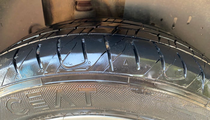 2020 KIA SELTOS HTX IVT 1.5 PETROL, Petrol, Automatic, 89,058 km, Right Rear Tyre Tread