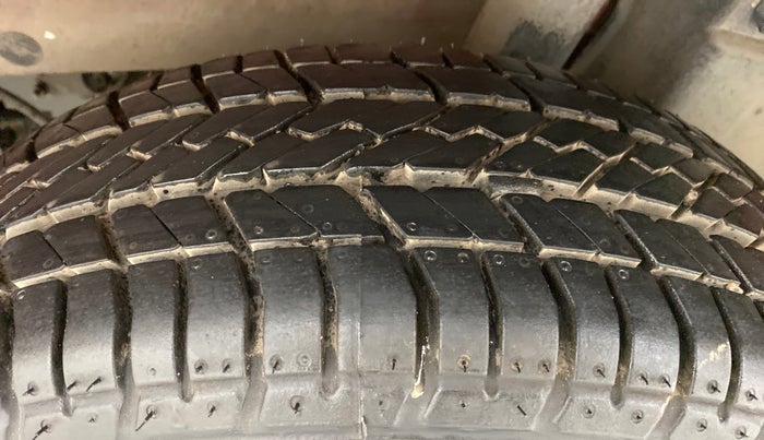 2011 Toyota Etios Liva G, Petrol, Manual, 44,093 km, Left Rear Tyre Tread