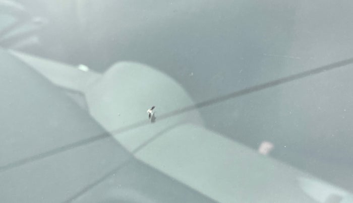 2011 Toyota Etios Liva G, Petrol, Manual, 44,093 km, Front windshield - Minor spot on windshield