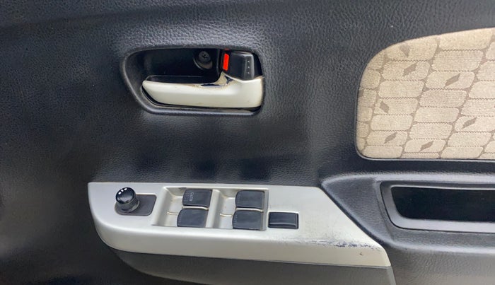 2015 Maruti Wagon R 1.0 VXI, Petrol, Manual, 1,21,130 km, Driver Side Door Panels Control