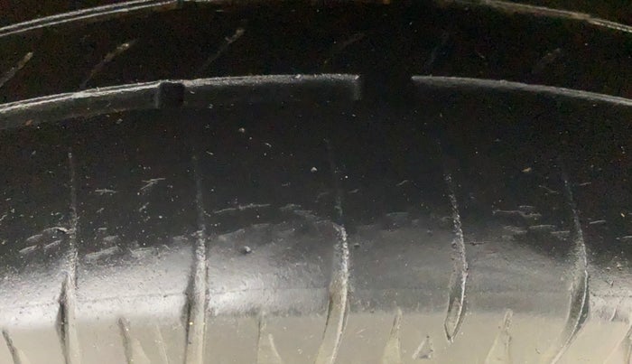 2015 Maruti Wagon R 1.0 VXI, Petrol, Manual, 1,21,130 km, Left Rear Tyre Tread