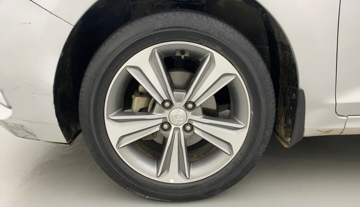 2017 Hyundai Verna 1.6 VTVT SX (O) AT, Petrol, Automatic, 69,690 km, Left Front Wheel