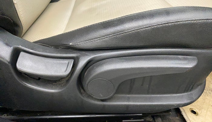 2017 Hyundai Verna 1.6 VTVT SX (O) AT, Petrol, Automatic, 69,690 km, Driver Side Adjustment Panel