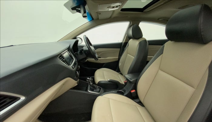 2017 Hyundai Verna 1.6 VTVT SX (O) AT, Petrol, Automatic, 69,690 km, Right Side Front Door Cabin