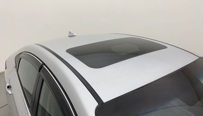 2017 Hyundai Verna 1.6 VTVT SX (O) AT, Petrol, Automatic, 69,690 km, Roof