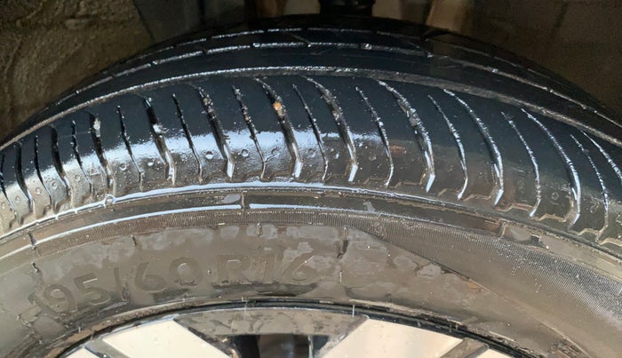 2022 Renault Kiger RXT (O) MT, CNG, Manual, 70,181 km, Right Front Tyre Tread