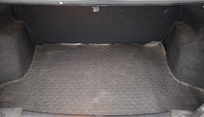 2014 Maruti Swift Dzire VXI, Petrol, Manual, 87,290 km, Boot Inside