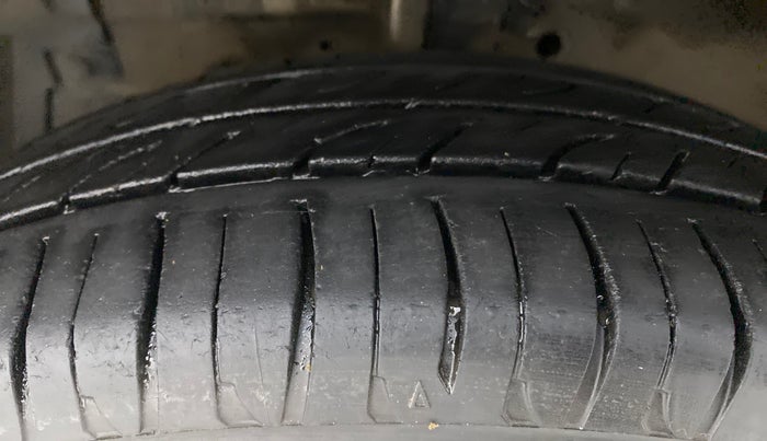 2014 Maruti Swift Dzire VXI, Petrol, Manual, 87,290 km, Left Front Tyre Tread