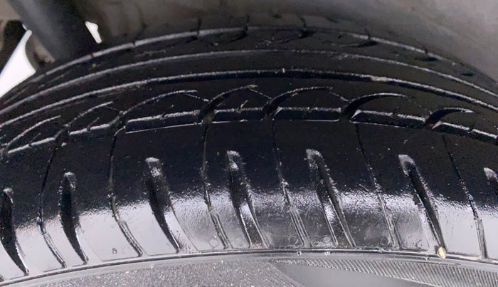 2014 Maruti Wagon R 1.0 VXI, Petrol, Manual, 59,689 km, Right Rear Tyre Tread