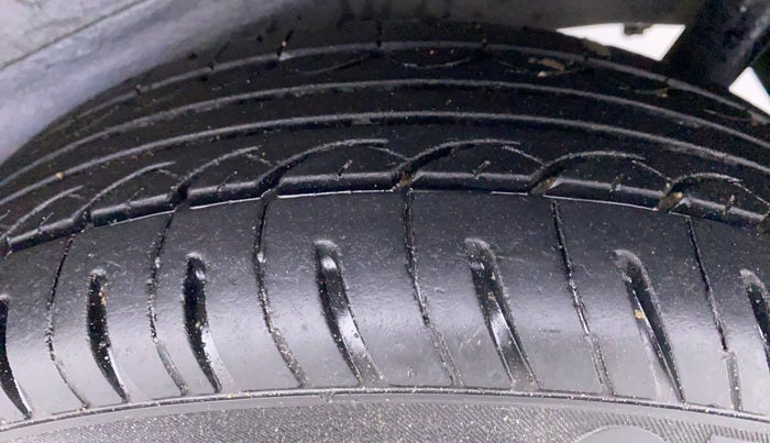 2014 Maruti Wagon R 1.0 VXI, Petrol, Manual, 59,689 km, Left Rear Tyre Tread