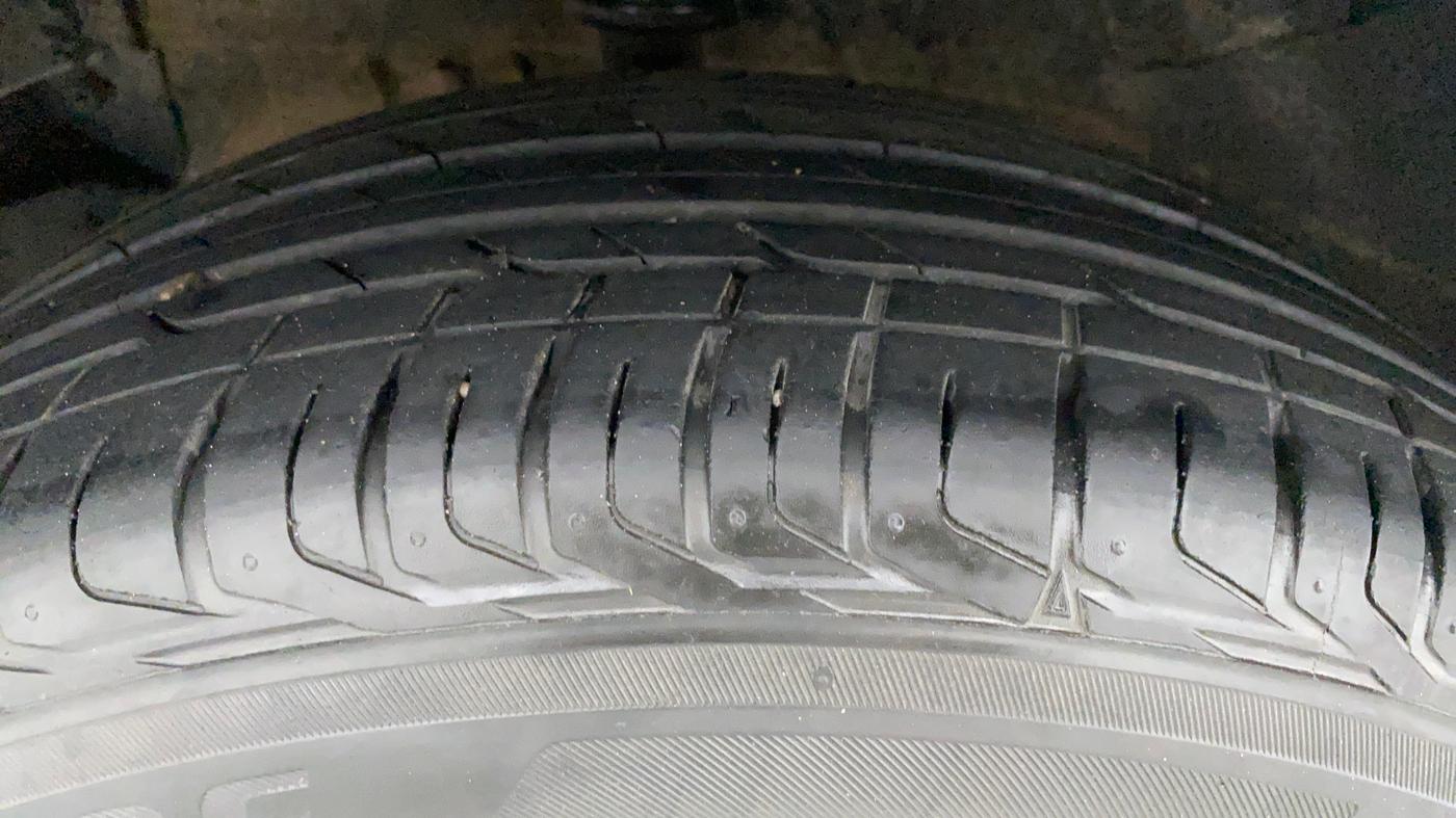 2019 Tata NEXON XZA + 1.2 PETROL A/T, Petrol, Automatic, 26,903 km, Right Rear Tyre Tread