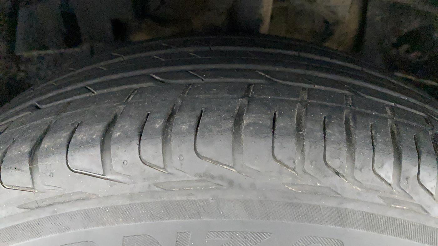 2019 Tata NEXON XZA + 1.2 PETROL A/T, Petrol, Automatic, 26,903 km, Left Front Tyre Tread