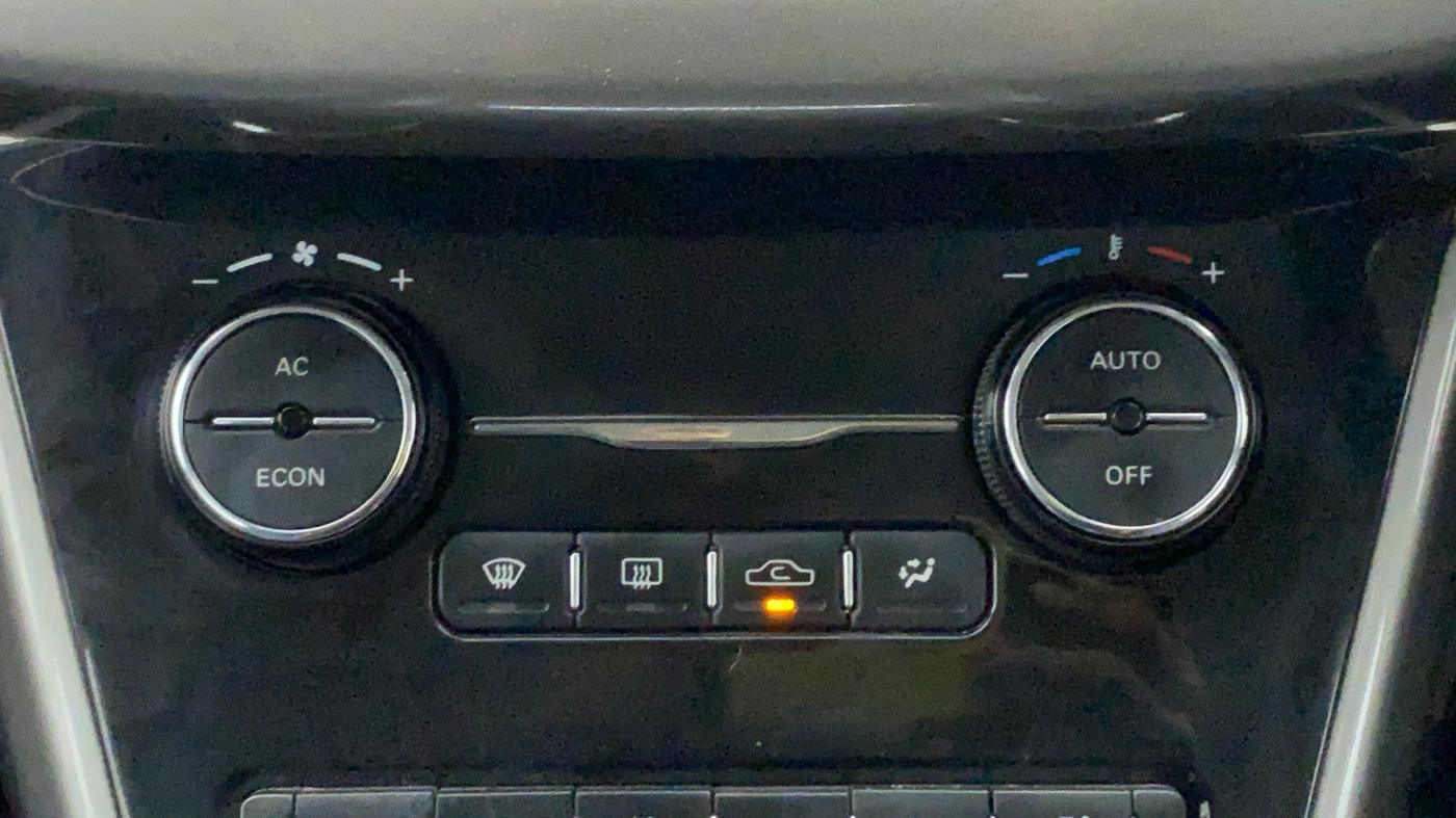 2019 Tata NEXON XZA + 1.2 PETROL A/T, Petrol, Automatic, 26,903 km, Automatic Climate Control
