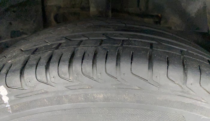 2019 Tata NEXON XZA + 1.2 PETROL A/T, Petrol, Automatic, 26,903 km, Right Front Tyre Tread