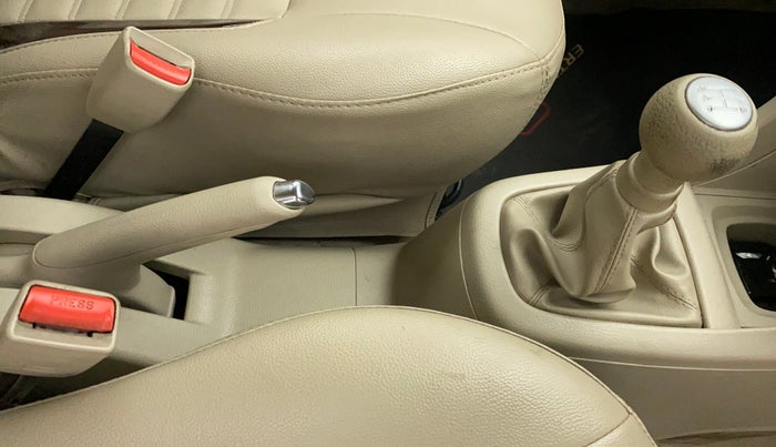 2016 Maruti Ertiga VDI SHVS, Diesel, Manual, 51,952 km, Gear Lever