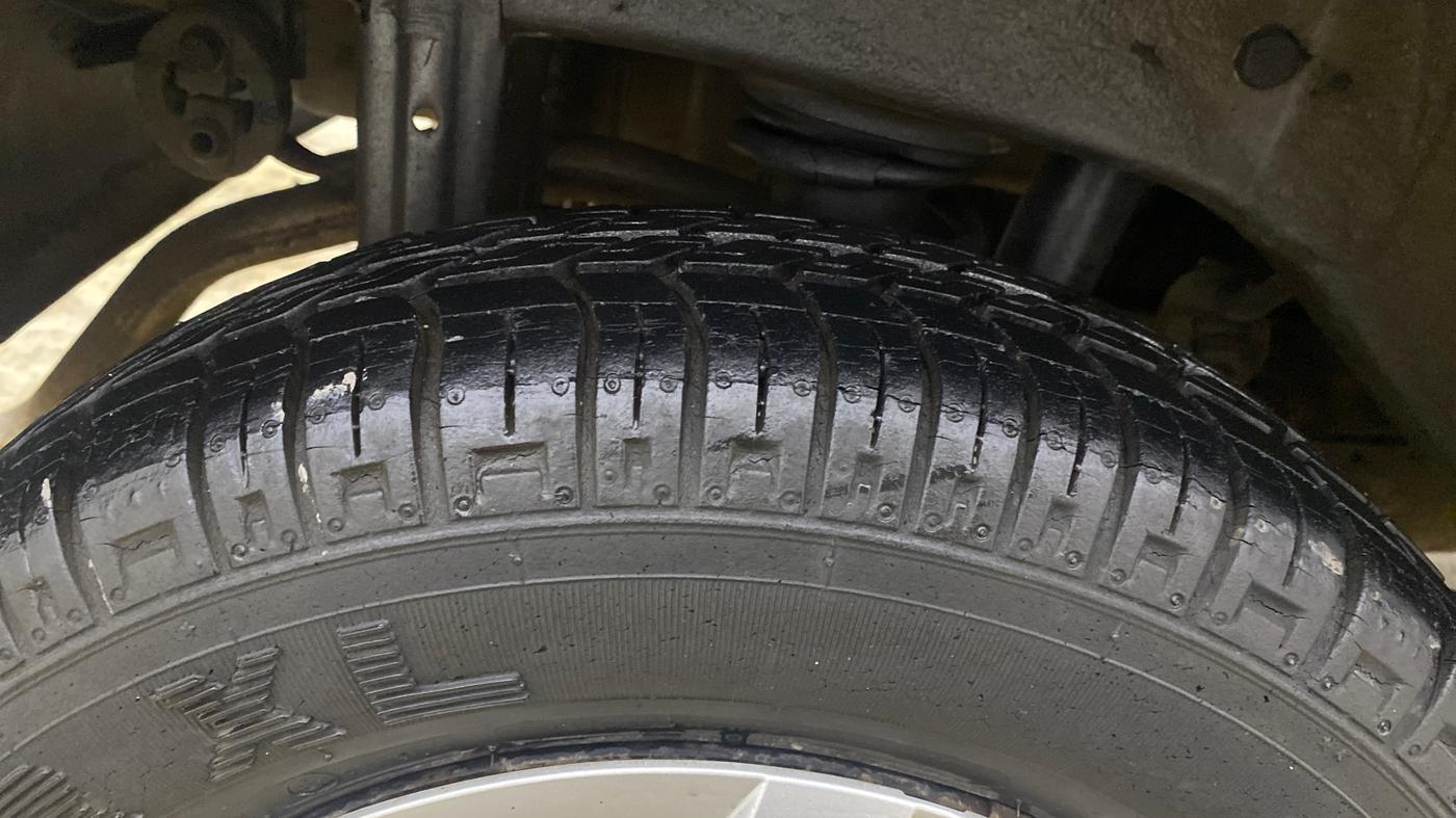 2015 Maruti Alto 800 LXI CNG, CNG, Manual, 16,802 km, Right Rear Tyre Tread