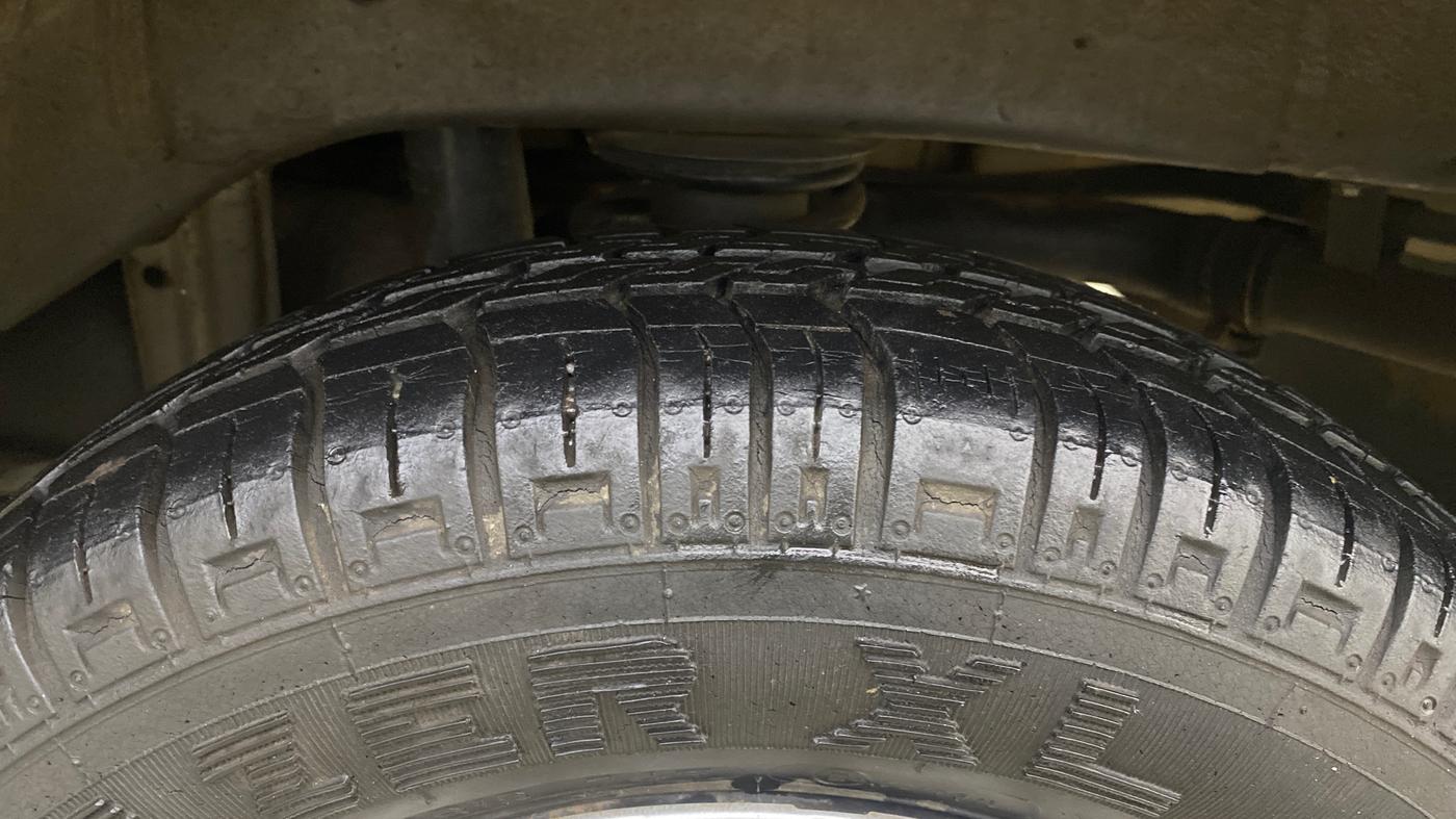 2015 Maruti Alto 800 LXI CNG, CNG, Manual, 16,802 km, Left Rear Tyre Tread