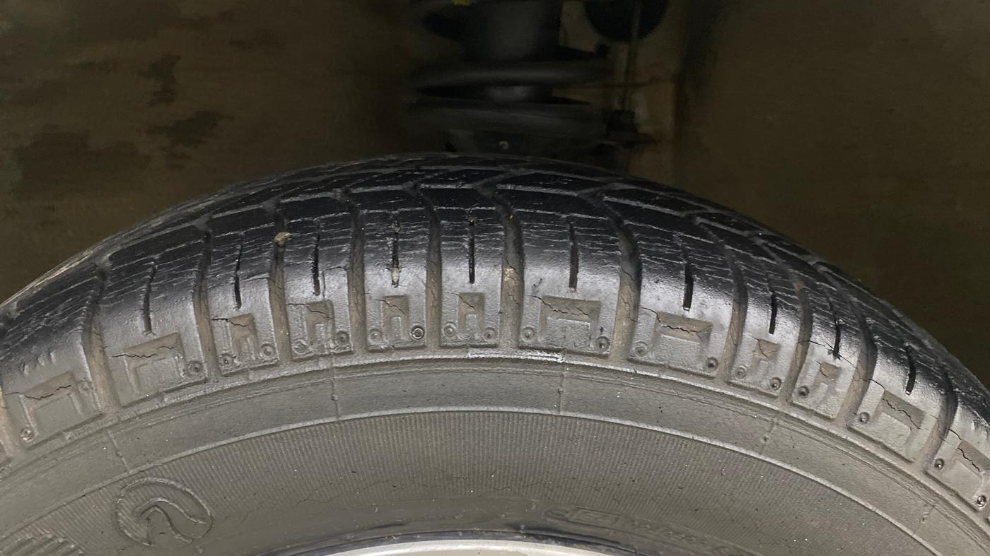2015 Maruti Alto 800 LXI CNG, CNG, Manual, 16,802 km, Left Front Tyre Tread