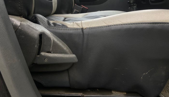 2015 Maruti Alto 800 LXI CNG, CNG, Manual, 16,802 km, Driver Side Adjustment Panel