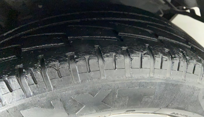 2014 Ford Ecosport 1.5 TITANIUMTDCI OPT, Diesel, Manual, Right Front Tyre Tread