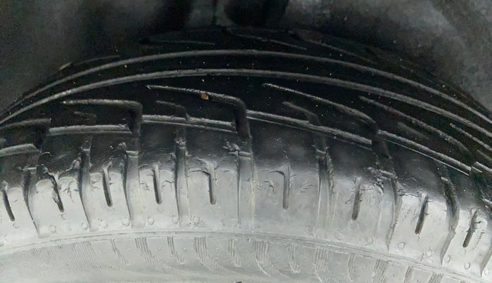 2014 Ford Ecosport 1.5 TITANIUMTDCI OPT, Diesel, Manual, Right Rear Tyre Tread