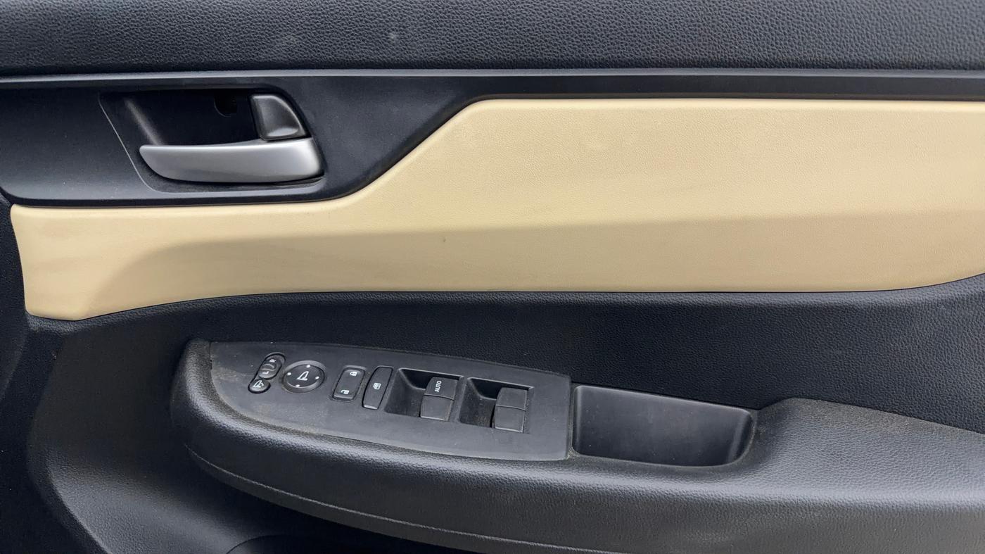 2025 Honda Amaze 1.2L I-VTEC VX CVT, Petrol, Automatic, 6,103 km, Driver Side Door Panels Control