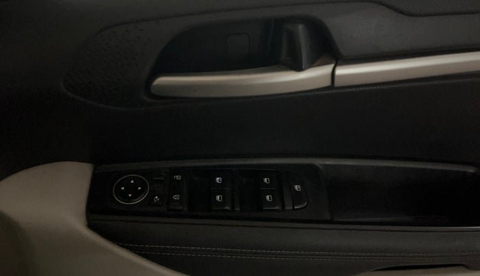 2023 KIA SONET HTX 1.0 IMT, Petrol, Manual, 70,725 km, Driver Side Door Panels Control