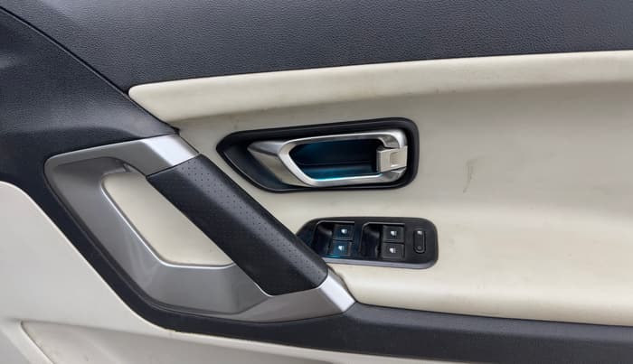 2021 Tata Safari XZA PLUS 6S, Diesel, Automatic, 82,863 km, Driver Side Door Panels Control