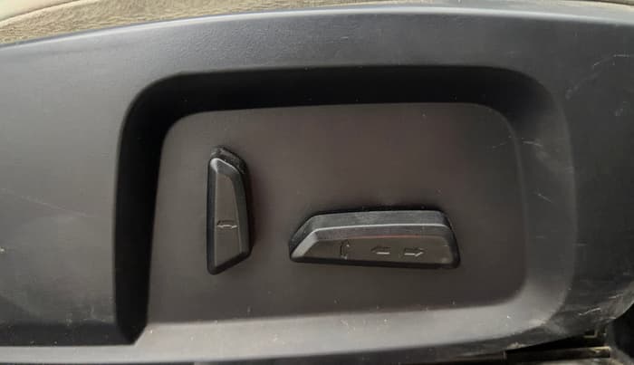 2021 Tata Safari XZA PLUS 6S, Diesel, Automatic, 82,863 km, Driver Side Adjustment Panel