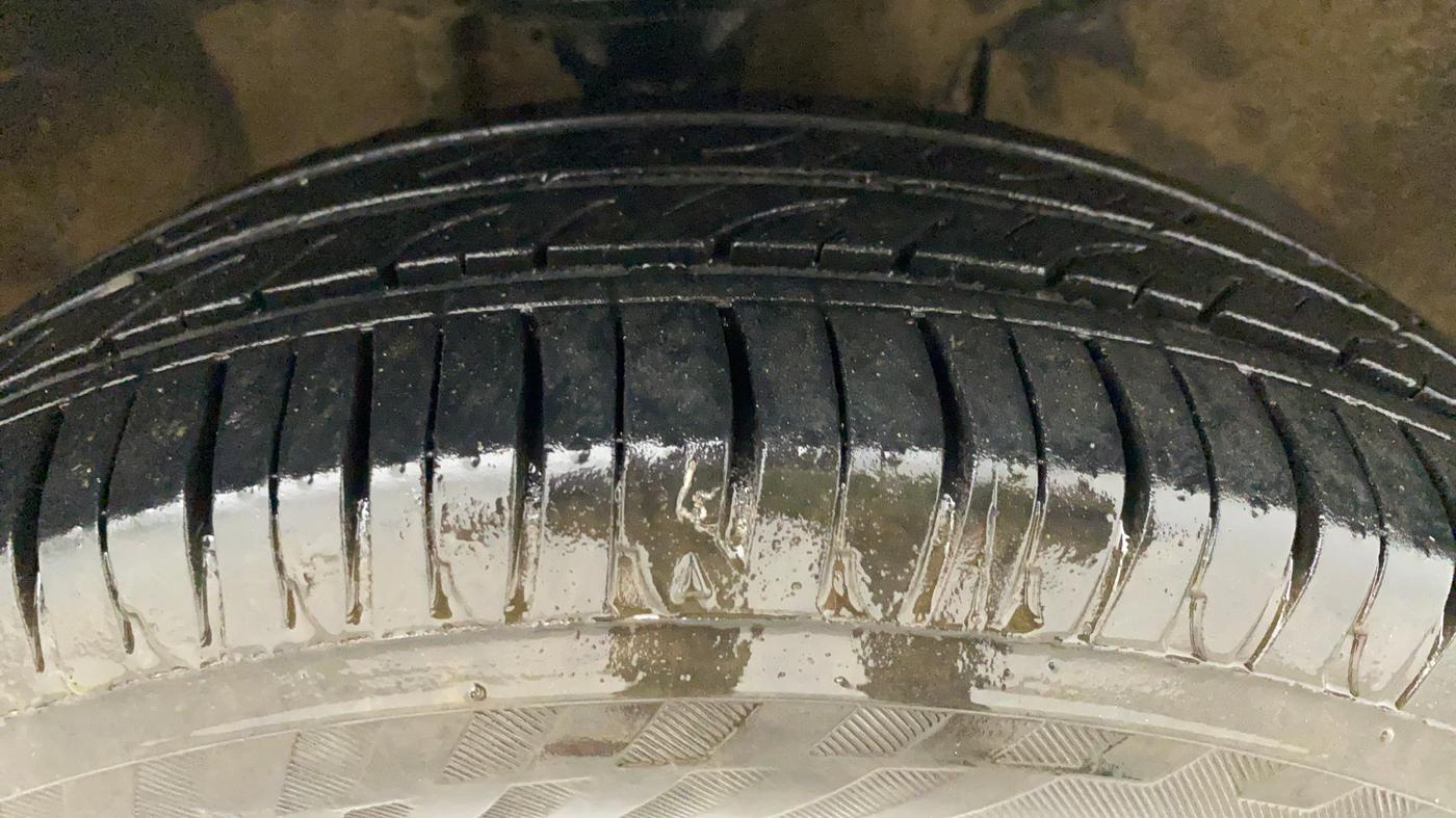 2019 Maruti Alto K10 LXI CNG, CNG, Manual, 66,411 km, Right Front Tyre Tread