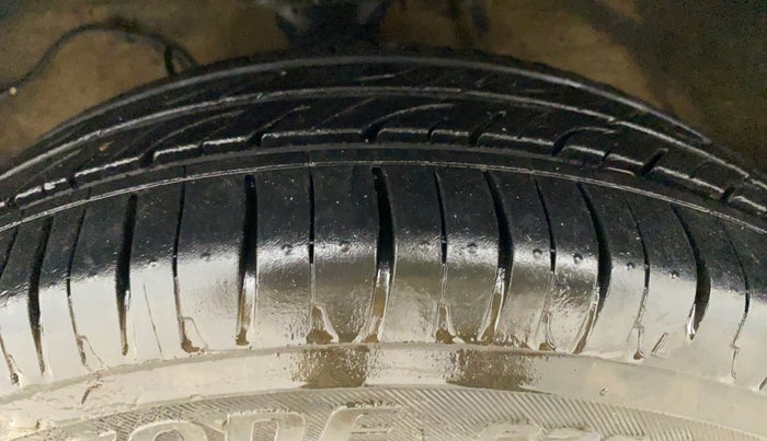 2019 Maruti Alto K10 LXI CNG, CNG, Manual, 66,411 km, Left Front Tyre Tread