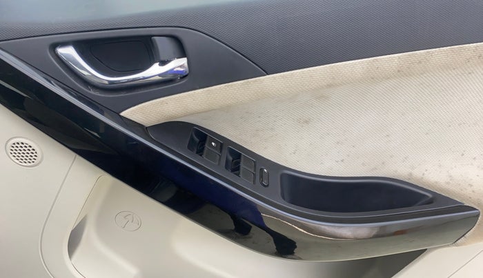 2020 Tata NEXON XZA PLUS SUNROOF PETROL, Petrol, Automatic, 31,093 km, Driver Side Door Panels Control