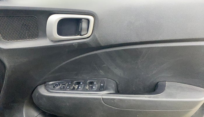 2019 Hyundai VENUE SX 1.0 TURBO, Petrol, Manual, 51,865 km, Driver Side Door Panels Control