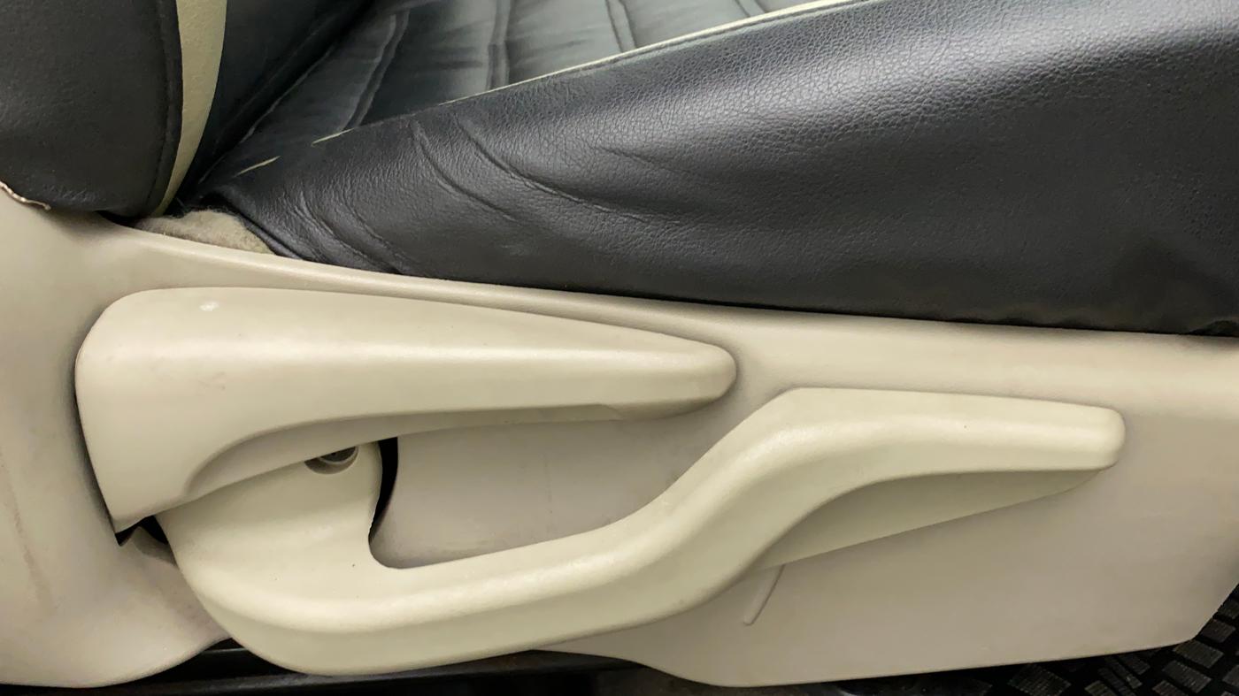 2014 Toyota Etios Liva G, Petrol, Manual, 18,080 km, Driver Side Adjustment Panel
