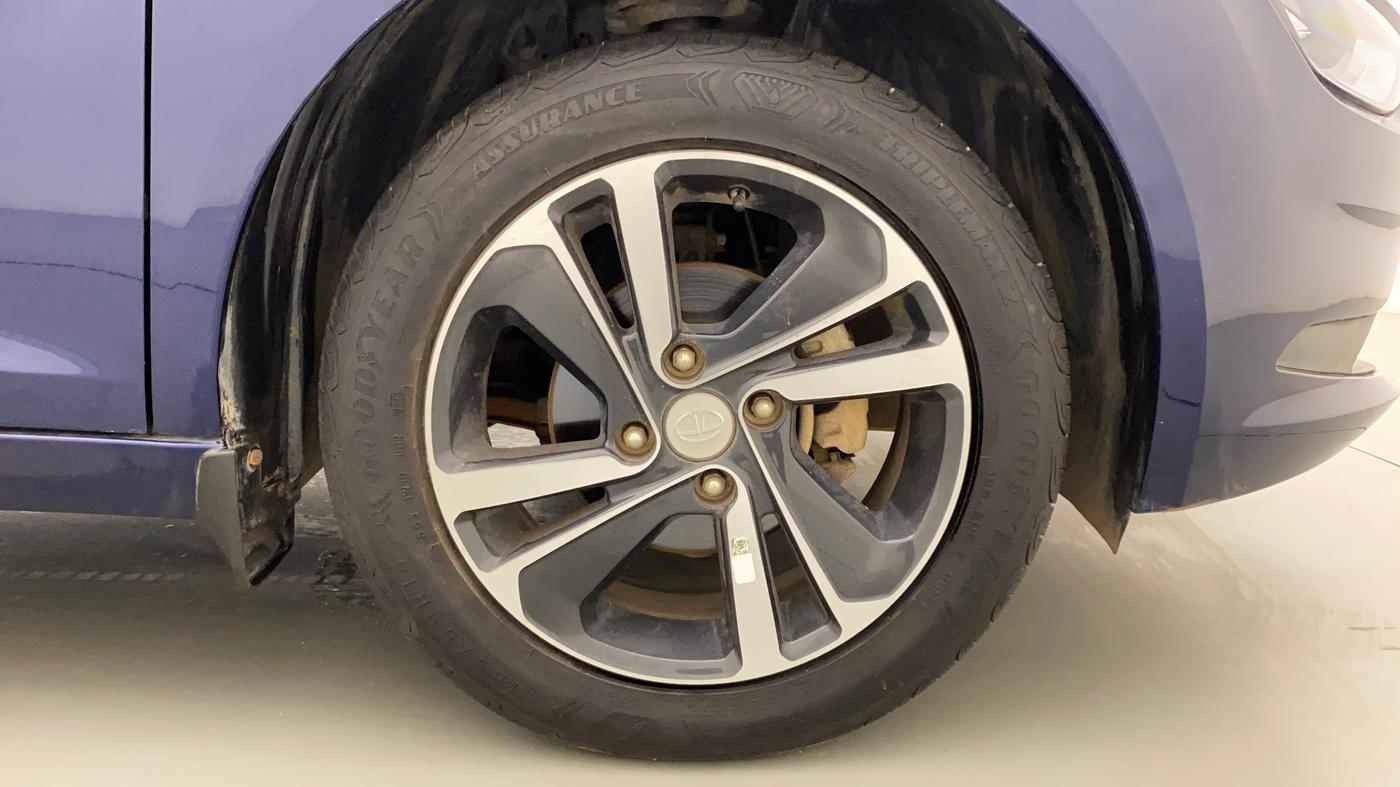 2022 Tata ALTROZ XZA PLUS, Petrol, Automatic, 12,156 km, Right Front Wheel
