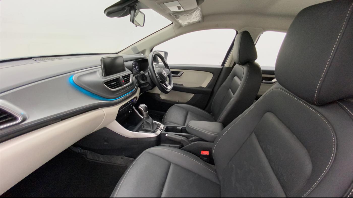 2022 Tata ALTROZ XZA PLUS, Petrol, Automatic, 12,156 km, Right Side Front Door Cabin