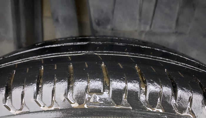 2018 Maruti Dzire VXI AMT, Petrol, Automatic, 39,461 km, Right Rear Tyre Tread