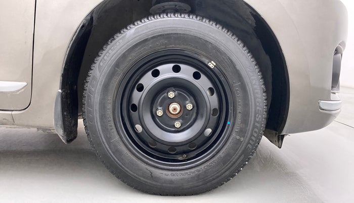 2018 Maruti Dzire VXI AMT, Petrol, Automatic, 39,461 km, Right Front Wheel