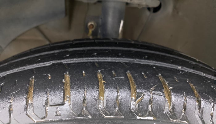 2018 Maruti Dzire VXI AMT, Petrol, Automatic, 39,461 km, Left Front Tyre Tread
