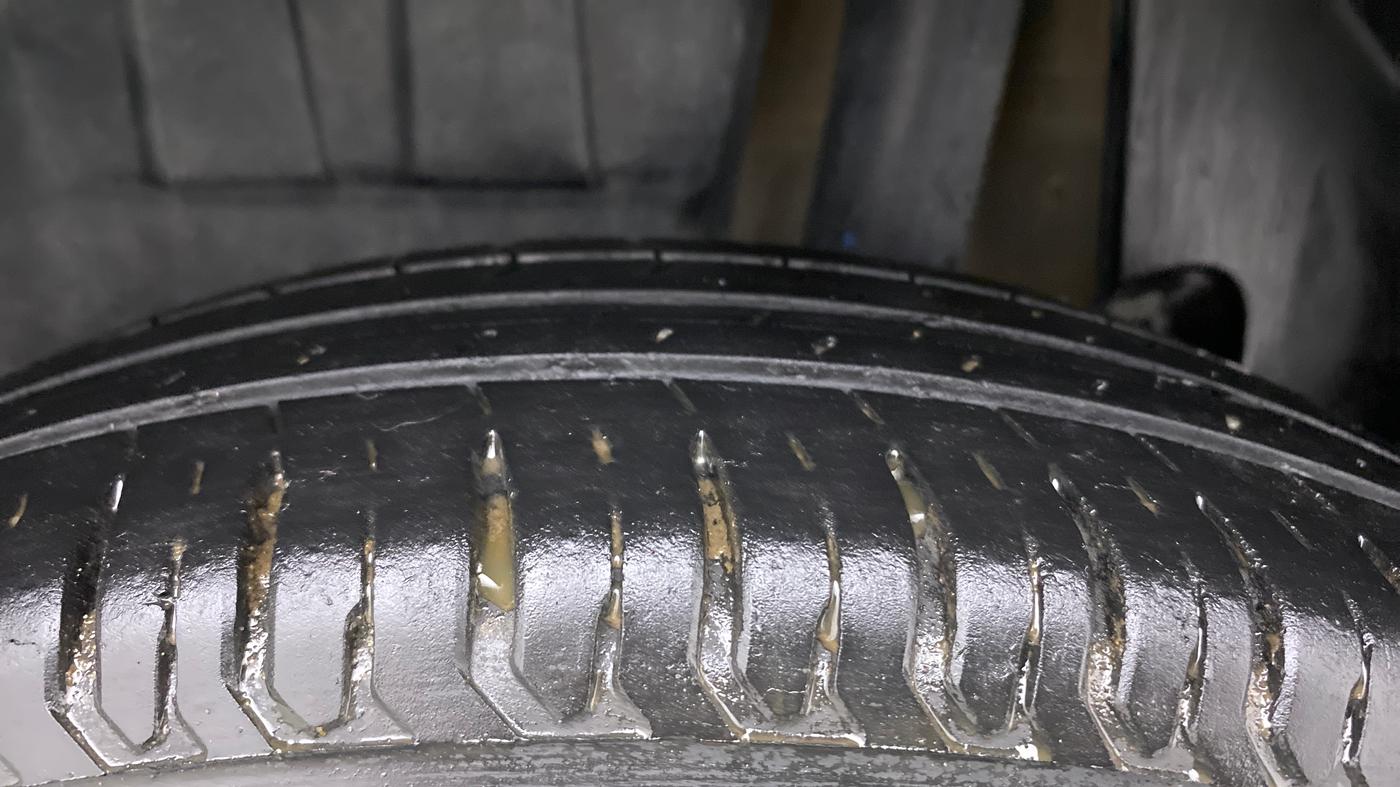 2018 Maruti Dzire VXI AMT, Petrol, Automatic, 39,461 km, Left Rear Tyre Tread