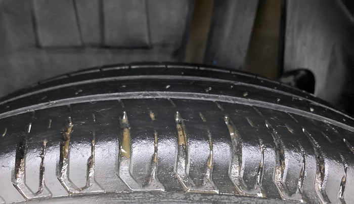 2018 Maruti Dzire VXI AMT, Petrol, Automatic, 39,461 km, Left Rear Tyre Tread