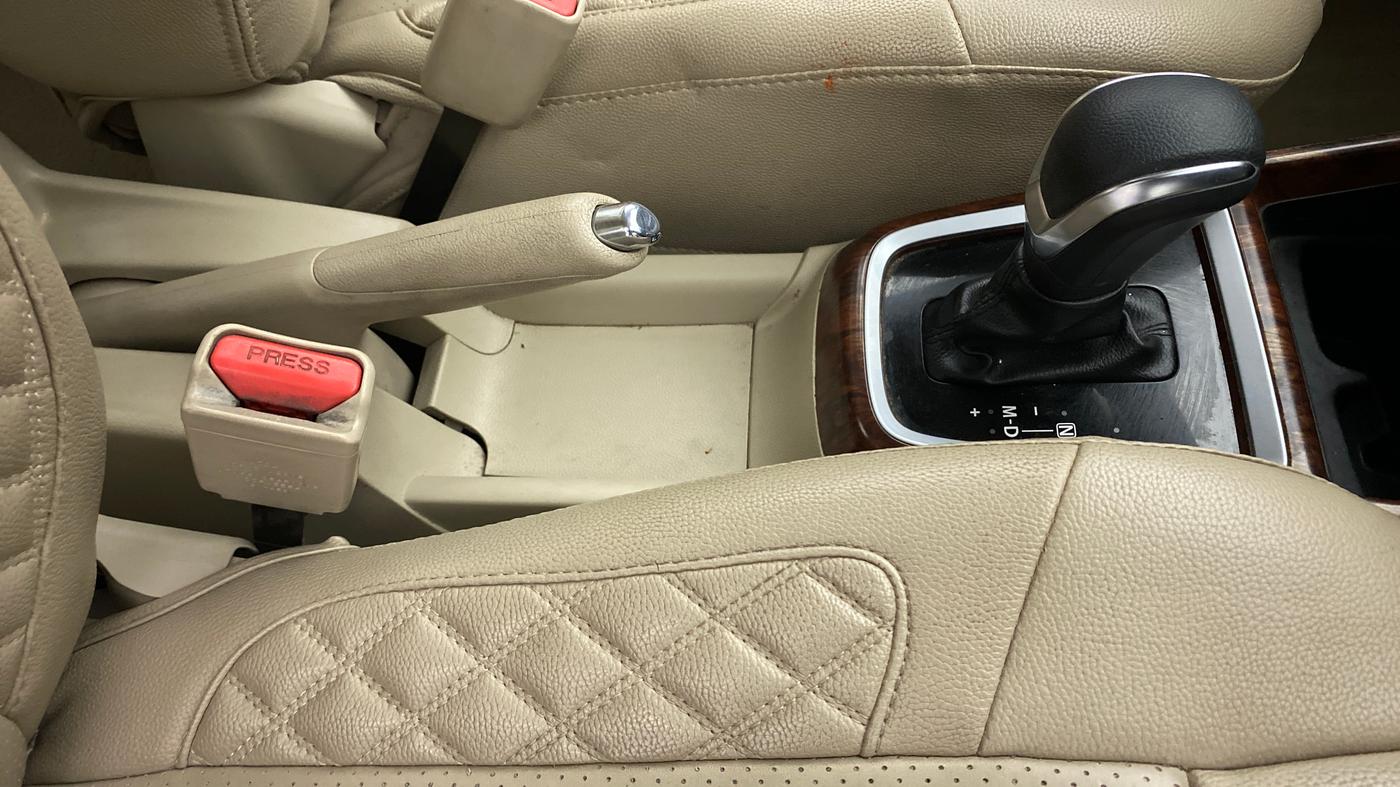 2018 Maruti Dzire VXI AMT, Petrol, Automatic, 39,461 km, Gear Lever