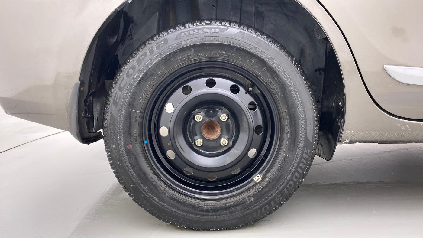 2018 Maruti Dzire VXI AMT, Petrol, Automatic, 39,461 km, Right Rear Wheel