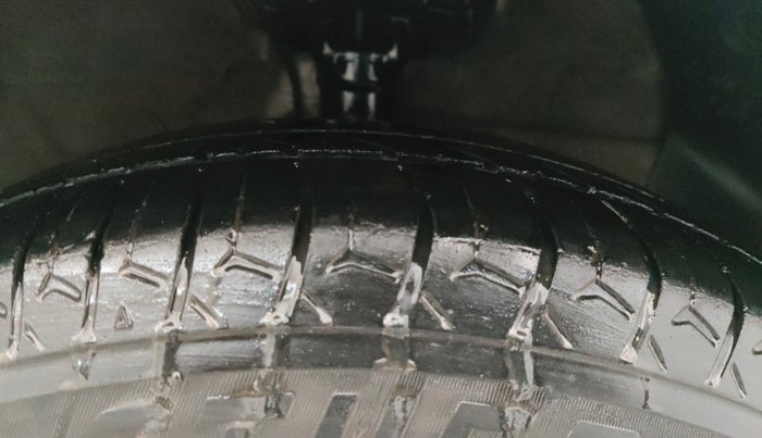 2019 Hyundai NEW SANTRO SPORTZ CNG, CNG, Manual, 80,557 km, Right Front Tyre Tread