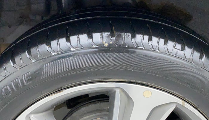 2017 Hyundai Verna 1.6 SX VTVT AT (O), Petrol, Automatic, 29,635 km, Right Rear Tyre Tread