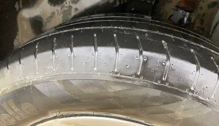 2016 Hyundai Creta SX 1.6 DIESEL, Diesel, Manual, 1,03,605 km, Left Rear Tyre Tread