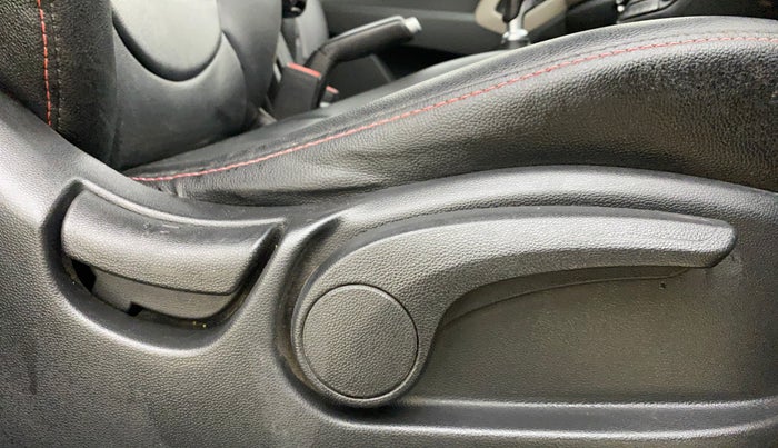 2016 Hyundai Creta SX 1.6 DIESEL, Diesel, Manual, 1,03,605 km, Driver Side Adjustment Panel