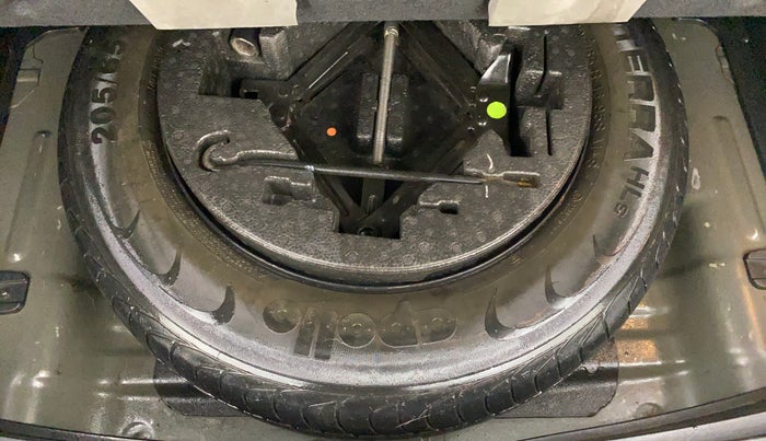 2016 Hyundai Creta SX PLUS 1.6 PETROL, Petrol, Manual, 1,20,527 km, Spare Tyre