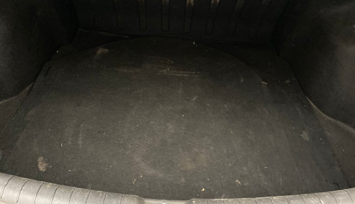 2018 Hyundai Verna 1.6 CRDI SX + AT, Diesel, Automatic, 1,24,498 km, Boot Inside