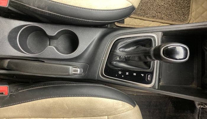 2018 Hyundai Verna 1.6 CRDI SX + AT, Diesel, Automatic, 1,24,498 km, Gear Lever